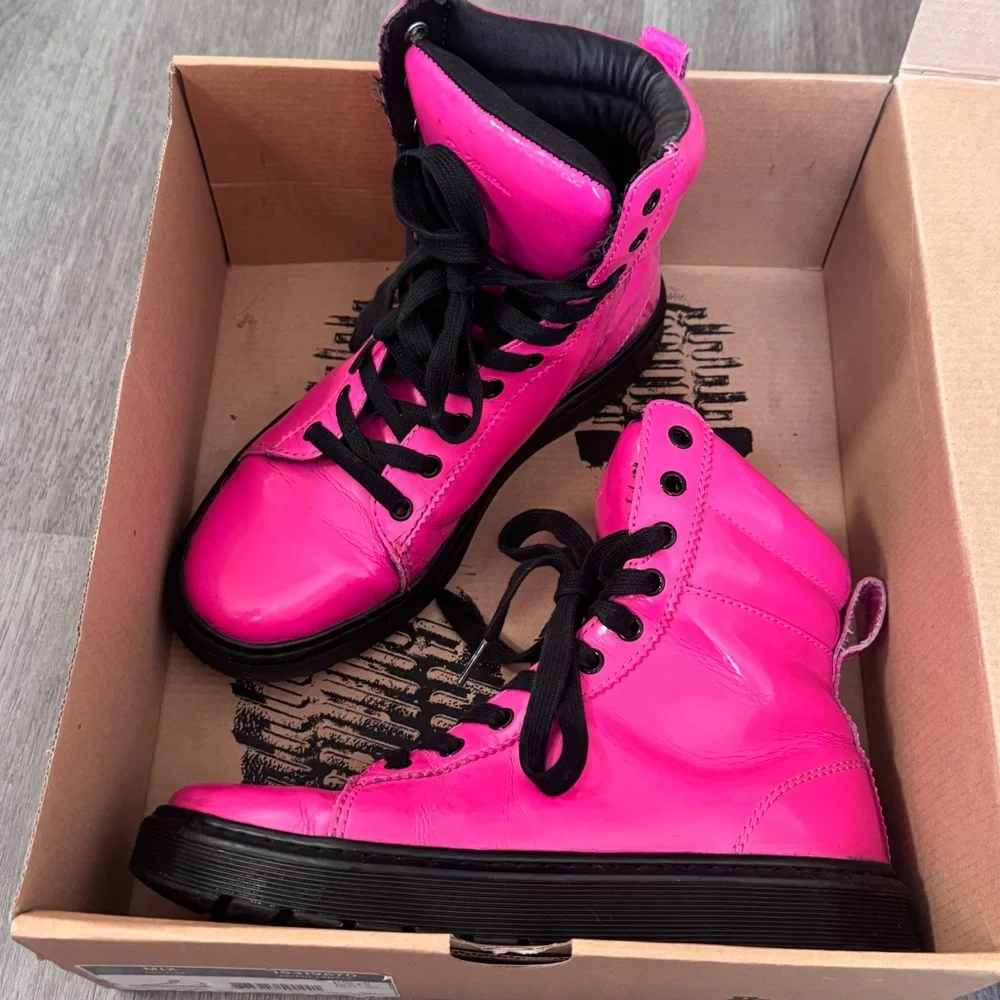 Dr. Martens Mix Patent Lamper Hot Pink Boots – Women’s US 8 / EU 39 - Picture 2 of 11